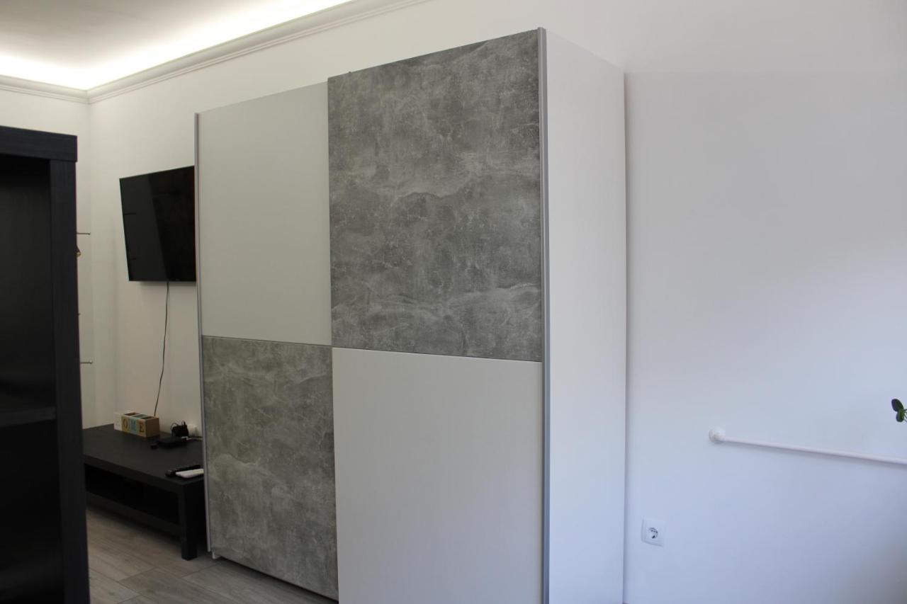 Izzy Apartament Apartment Miskolc Bagian luar foto