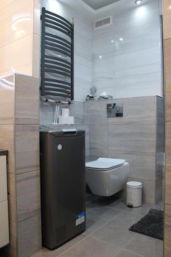 Izzy Apartament Apartment Miskolc Bagian luar foto