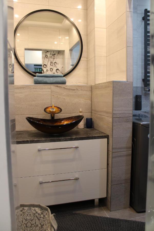 Izzy Apartament Apartment Miskolc Bagian luar foto