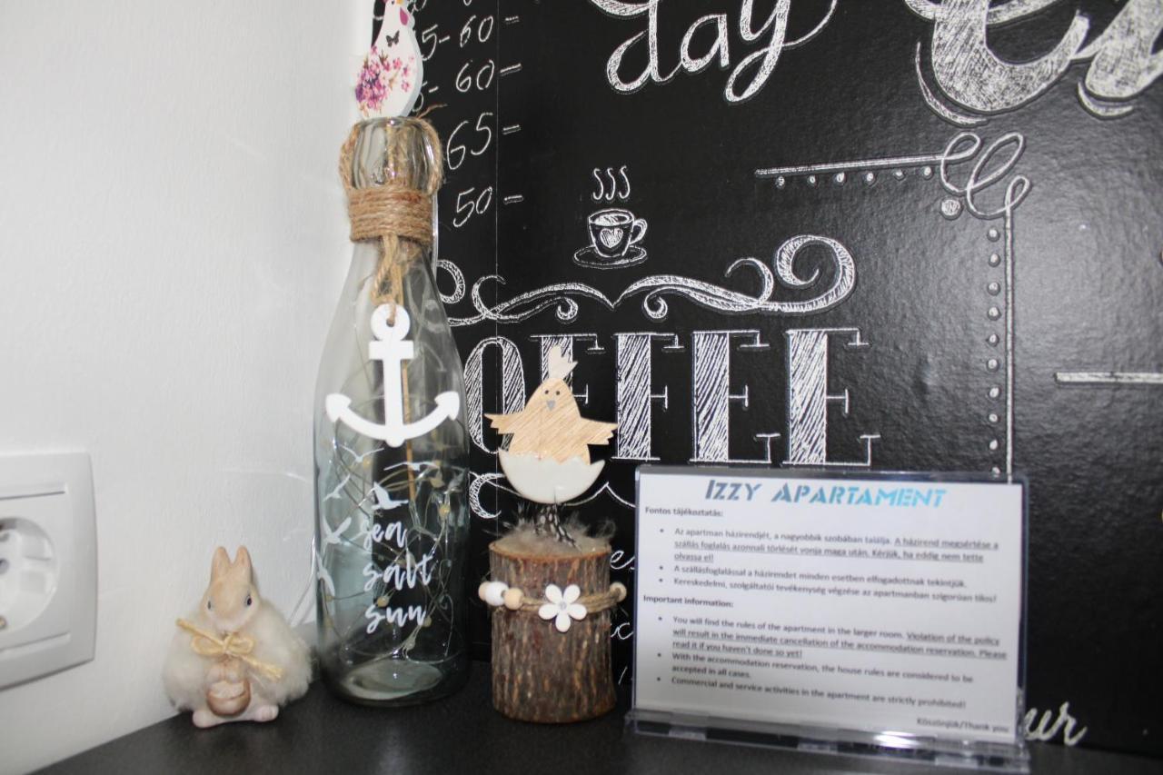 Izzy Apartament Apartment Miskolc Bagian luar foto